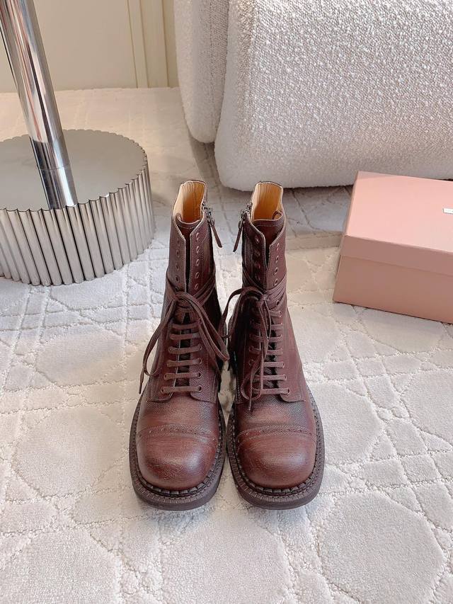 Factory price p Miu's new lace-up knight boots are super comfortable to wear. T