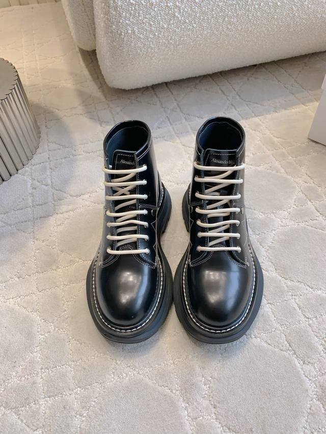 Ankle Boots Alexander Mcquee* Classic Thick-Sole Knight Boots Honestly, it's ha