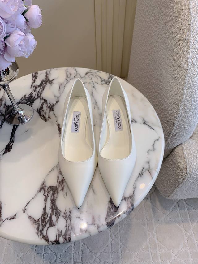 Factory price p Jimmy Cho*'s new kitten heel low-heeled shoes are simple, elega Factory price p Jimmy Cho*'s new kitten heel low-heeled shoes are simple, elega