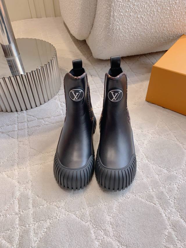 Factory Price: p Louis Vuitt* Classic Shell Toe Ankle Boots. Cool silhouette wi