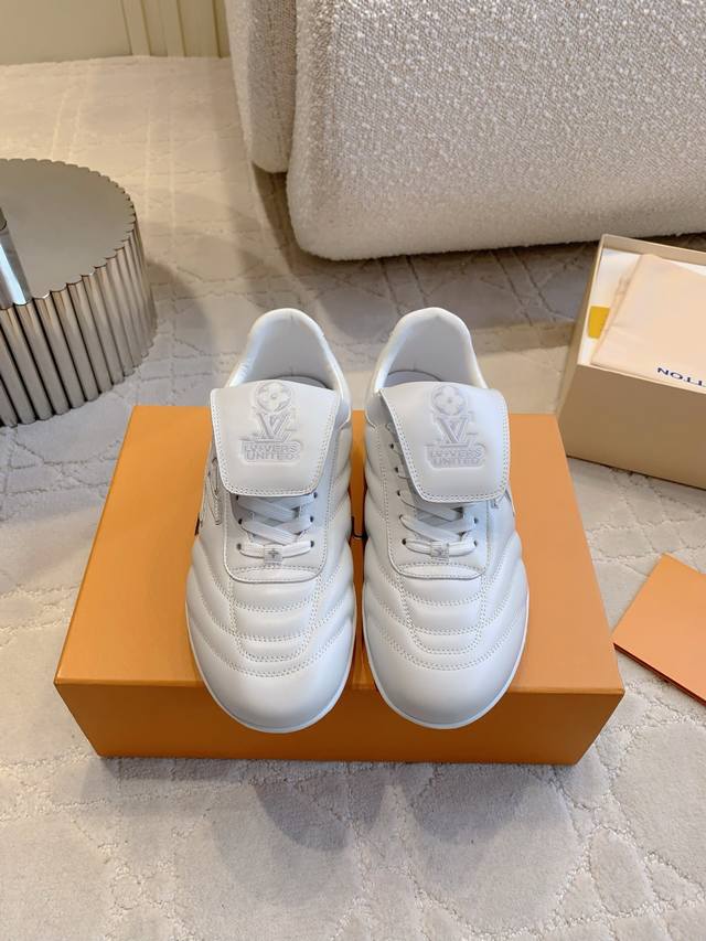 Factory price: unisex. Louis Vuitt's latest football and casual shoes. Crafted