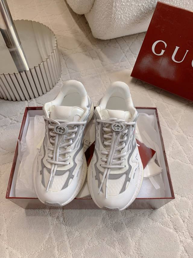 Top-of-the-line Gucc* 2.0, the latest couple's style dad sneaker. This running s