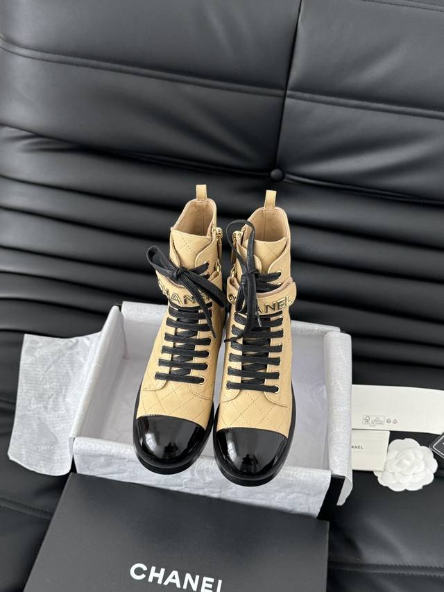 Top-of-the-line Chanel 23A autumn/winter new handcrafted ankle boots! Upper fab