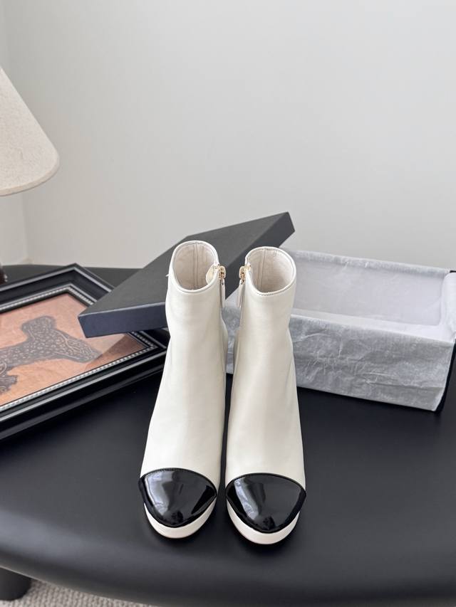 Chanel 25p show-style thick-soled platform Mary Jane boots Platform 4.5cm, heel