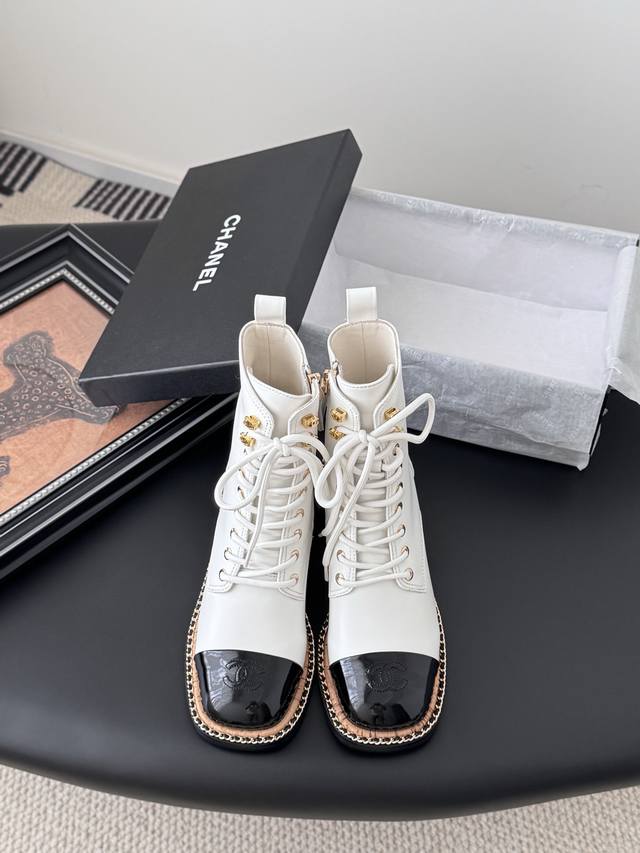 Chanel 25B autumn and winter new chain boots A great classic series! The picture