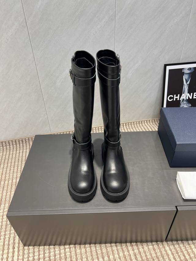 Factory: Exclusive top version of high boots Dior 2025Vs early autumn hit D-Majo