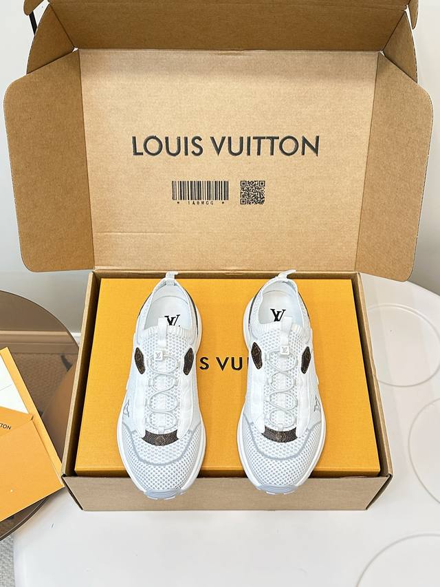Premium Edition LV Louis Vuitton's latest Olympia collection, a couple's flyknit