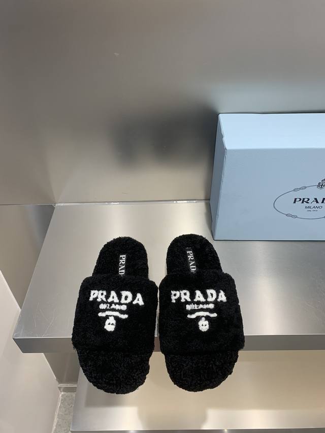 Rad*Aw New Fall/Winter Furry Slippers This year's furry slippers are in high dem