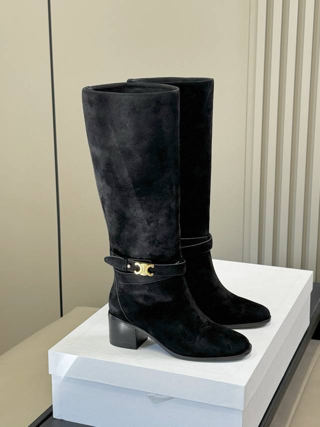 Celine's new Fall/Winter Arc de Triomphe boots. These boots are just below the k