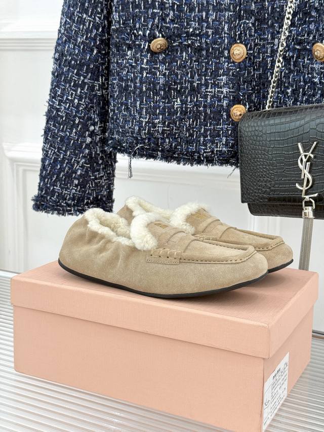 Factory Price: Miu Miu's new fall/winter 25Wf furry loafers. These furry loafer