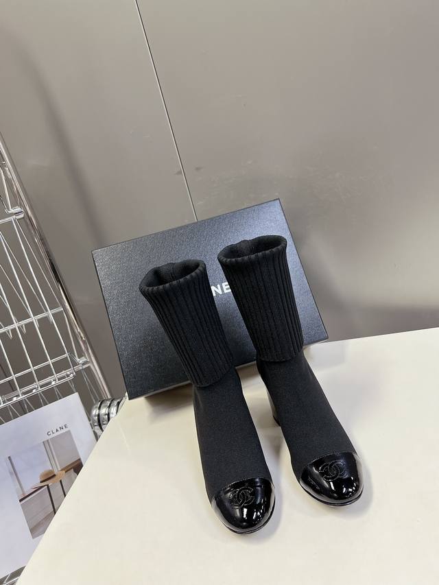 Chanel's new autumn and winter stretch boots are truly the epitome of cool fashi