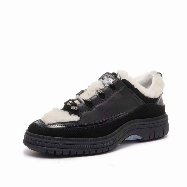 Factory Chanel 2025 counter top casual sports shoes This classic design; the upp