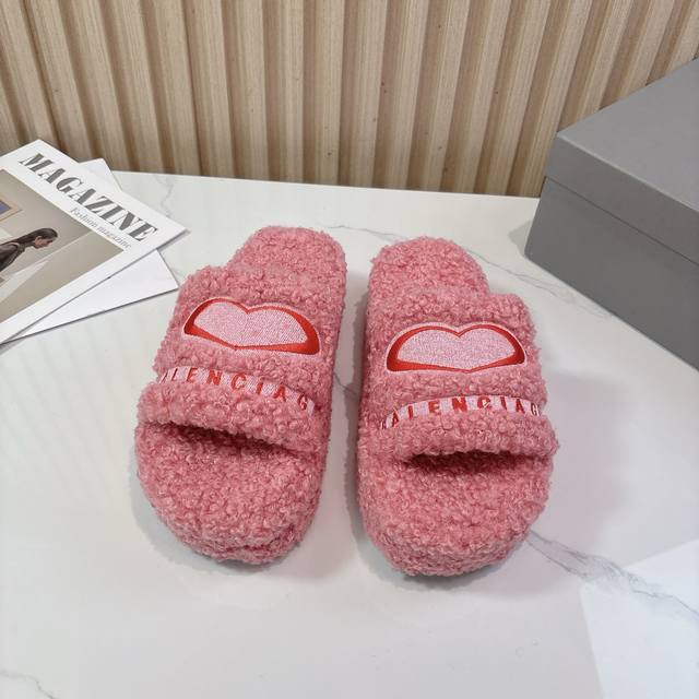 Thick-soled Balenciaga 25Ss autumn/winter trendy wool slippers. Lettering and em