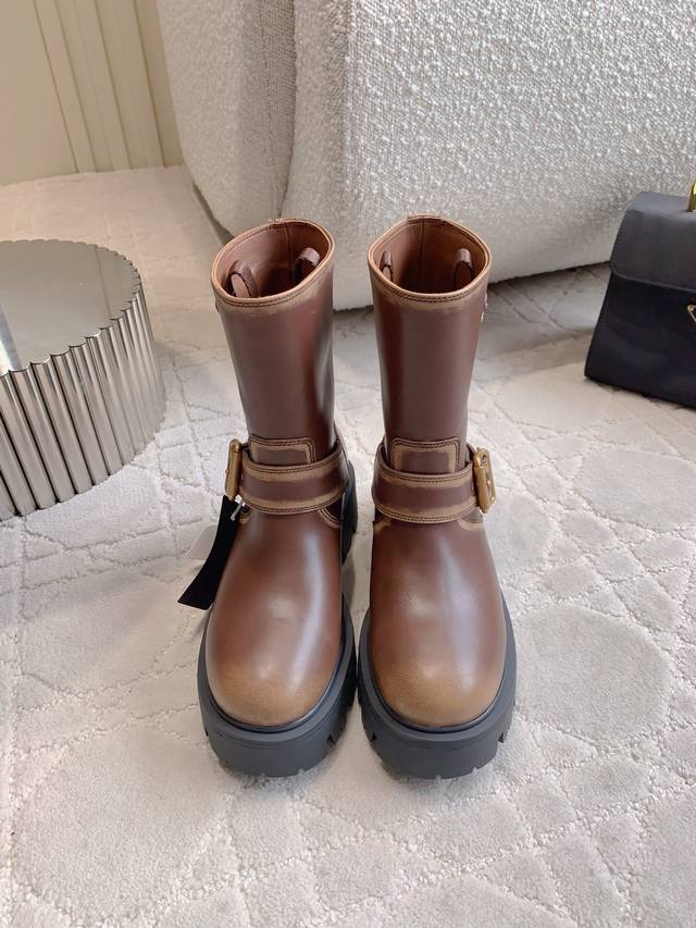 Suede leather upper prad* new triangle logo thick-soled ankle boots. Classic tr