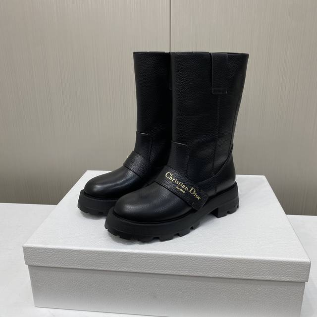 Factory Price p Christian Dior's new knight high-heeled boots . New to the Win