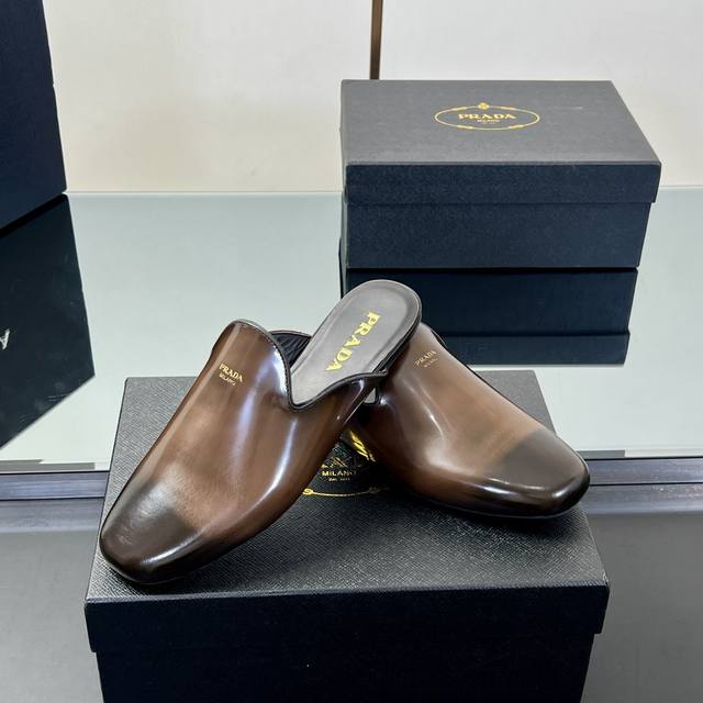 Top version Prada 2025 latest fashion show men's boutique slippers, mules and ha