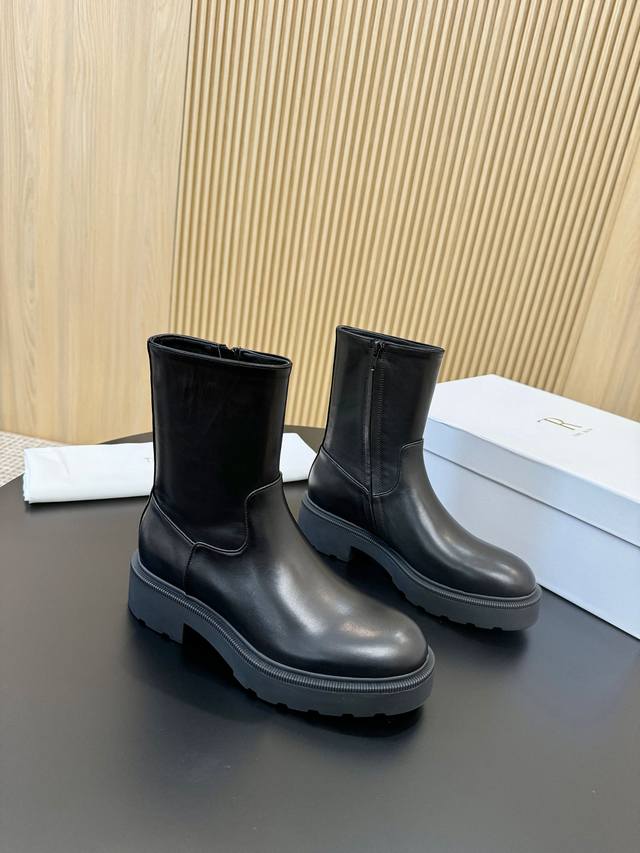 Top version Row's top-grade side zipper model Fabric: Italian waxed calfskin, so