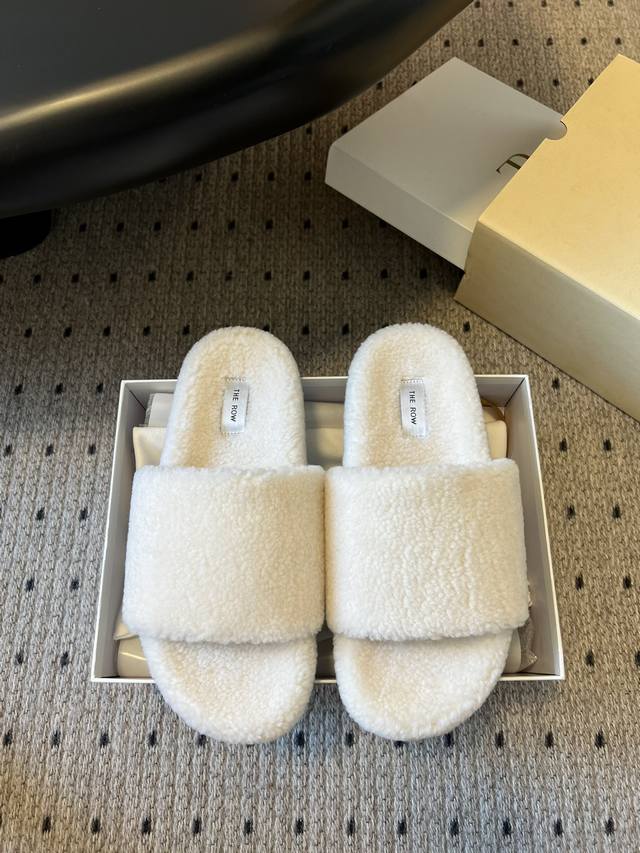 Dongguan-produced The Row cute lambswool slippers Autumn and winter fashionable