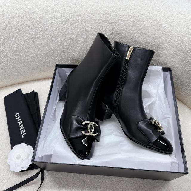 chanel~~Chanel series short boots, super classic and versatile style, babies' fa
