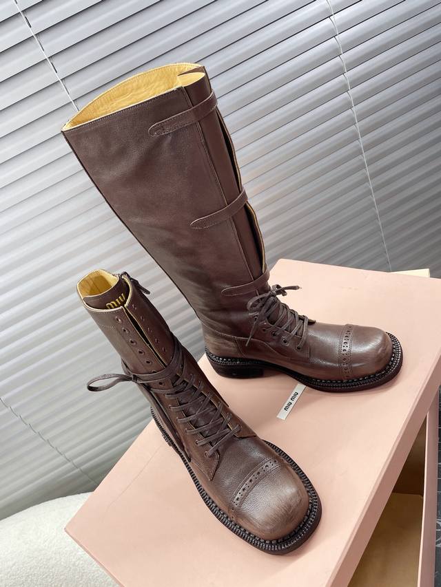 miumiu ; Popular Miu combat boots, punk boots, Martin boots, hot girl boots, mot