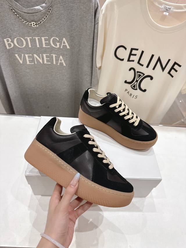 New Margiela thick-soled casual shoes, sneakers, and Dexterity shoes . New ori