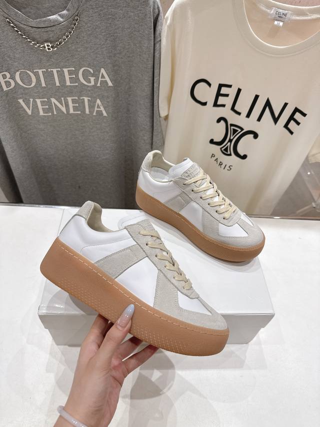 Margiela's new thick-soled casual shoes, sneakers, and Dexterity shoes . New or