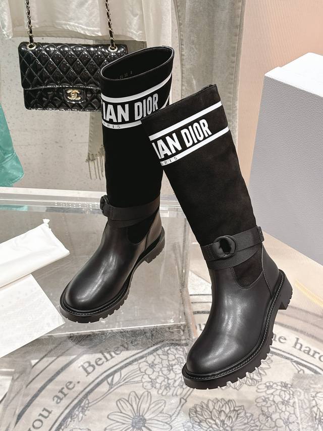 Leather and wool lining. Top-of-the-line classic running boots, a brand-new upg