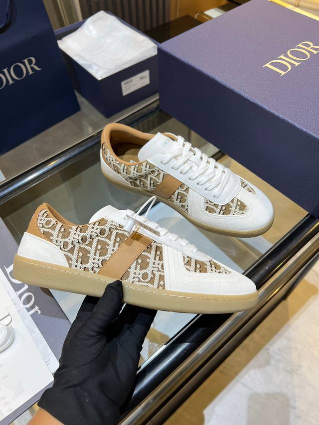 Dior's new skateboard shoes | Classic D-type shoes are a must-have for couples T
