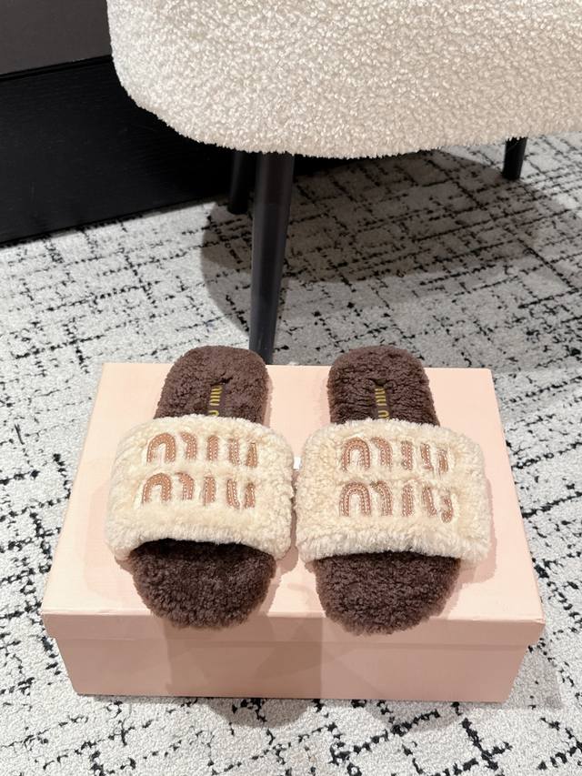 Miu Miu 25 new autumn and winter wool slippers A versatile and fashionable item!