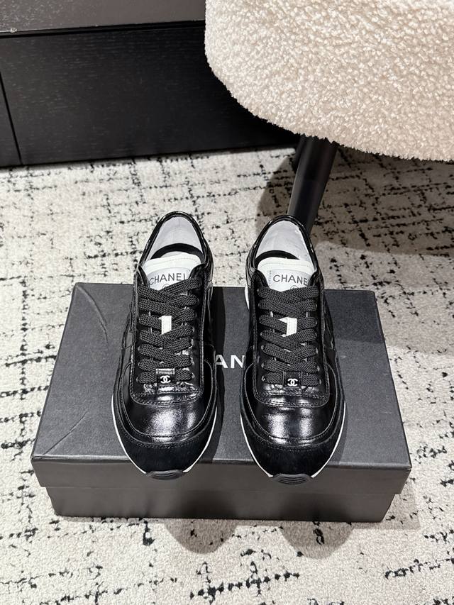 Top-of-the-line edition Chanel 25 new panda sneakers, casual shoes . A super ho
