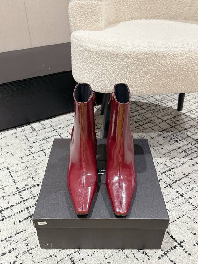 Saint Laurent Ysl 25 Square Pointed High Heel Boots The design highlight of thes