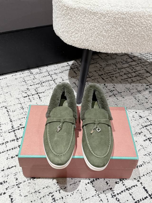 Men's and Women's Loyou Pianpian 25 Classic Fur Loafers . Simple, stylish, supe