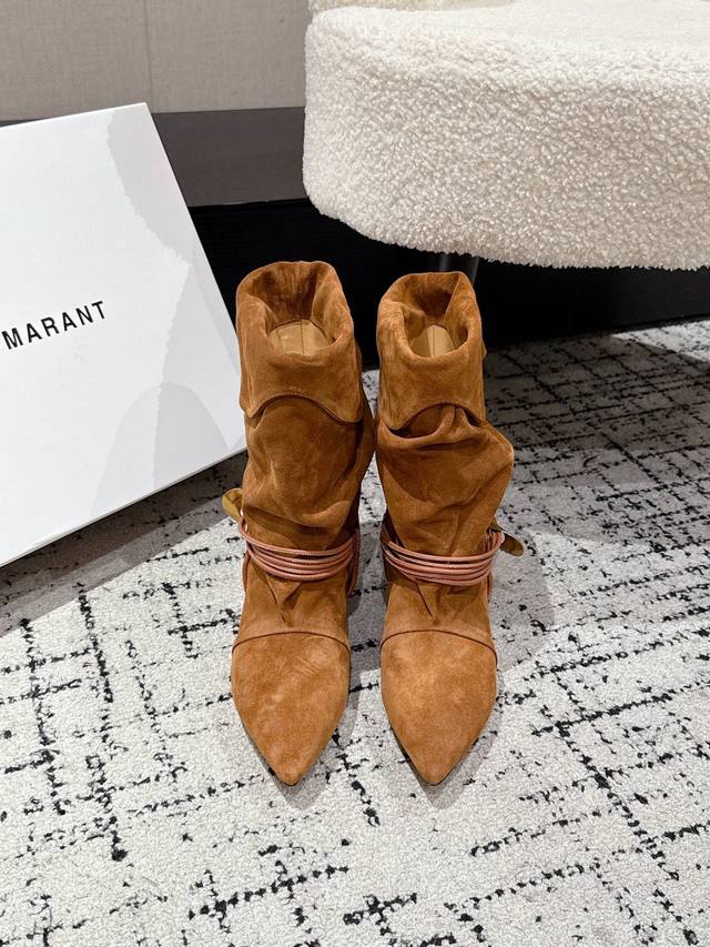 Top-of-the-line edition Isabel Marant's classic autumn/winter ankle boots . Wes