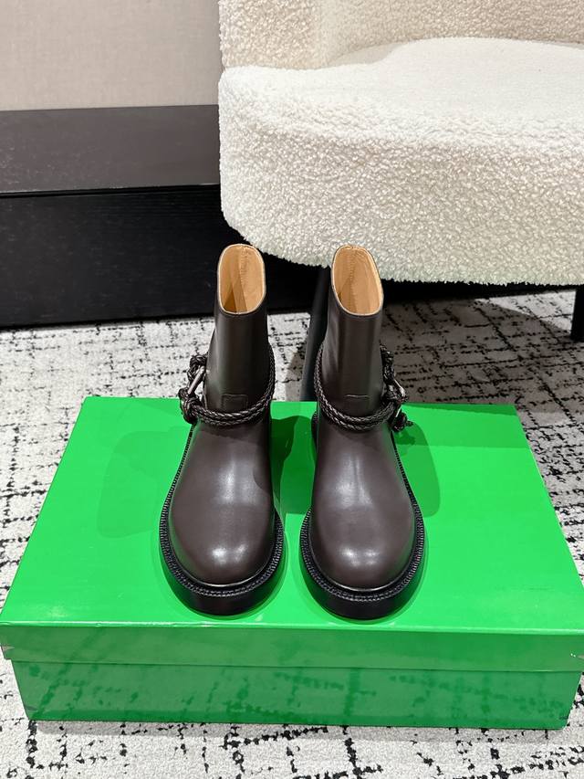 Top-of-the-line version Bottega Veneta Bv 25 Autumn/Winter new James series shor