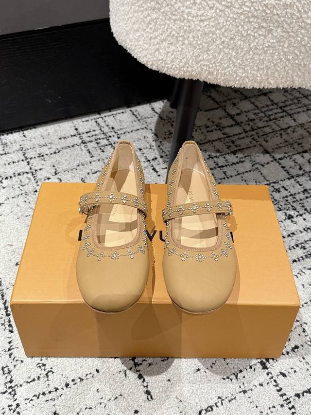 Lv Louis Vuitton x Tm 6Am Takashi Murakami collaboration 25 new Mary Jane shoes