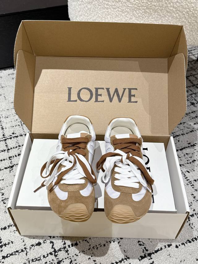 Premium Edition Loewe 25's latest runway model, the Ballet Runner 2.0, is a ball