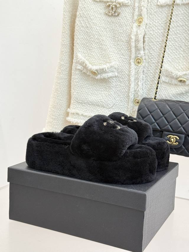 Factory Price: Chane* | Chanel's classic Double C chain-buckle thick-soled wool