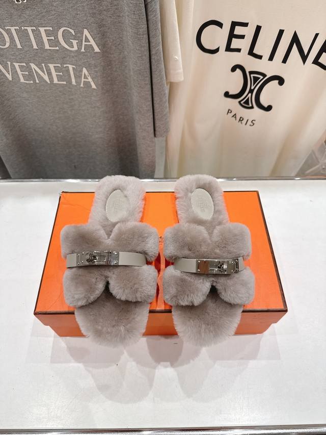 Top-quality factory-made Hermes* F021 2025Ssh new flat fur slippers. The lambsw