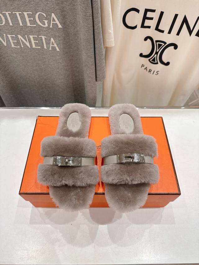 Top-quality factory-made Hermes* F021 2025Ssh new flat fur slippers. Exceptional