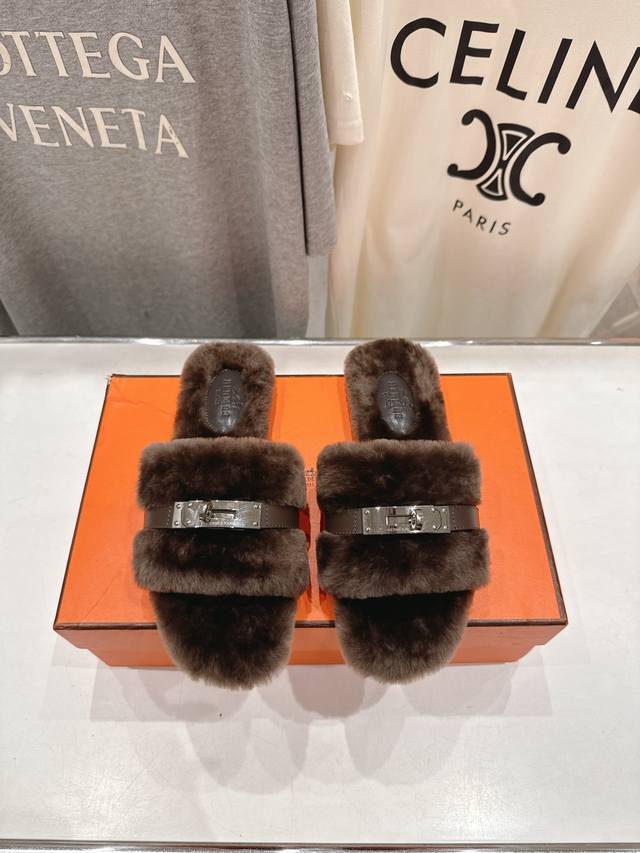 Top-quality factory-made Hermes* F021 2025Ssh new flat fur slippers. Exceptional