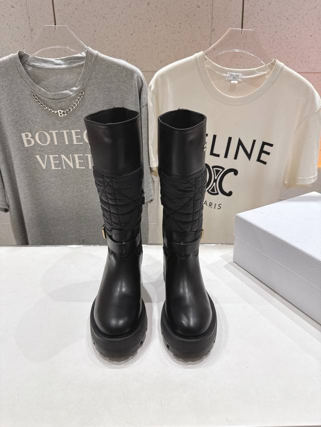 High-end factory release. Dior F037 2025Ss Fall/Winter new brogue boots, featur