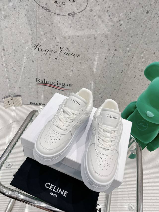 celine~~ New spring/summer thick-soled white shoes! Celine's light luxury style