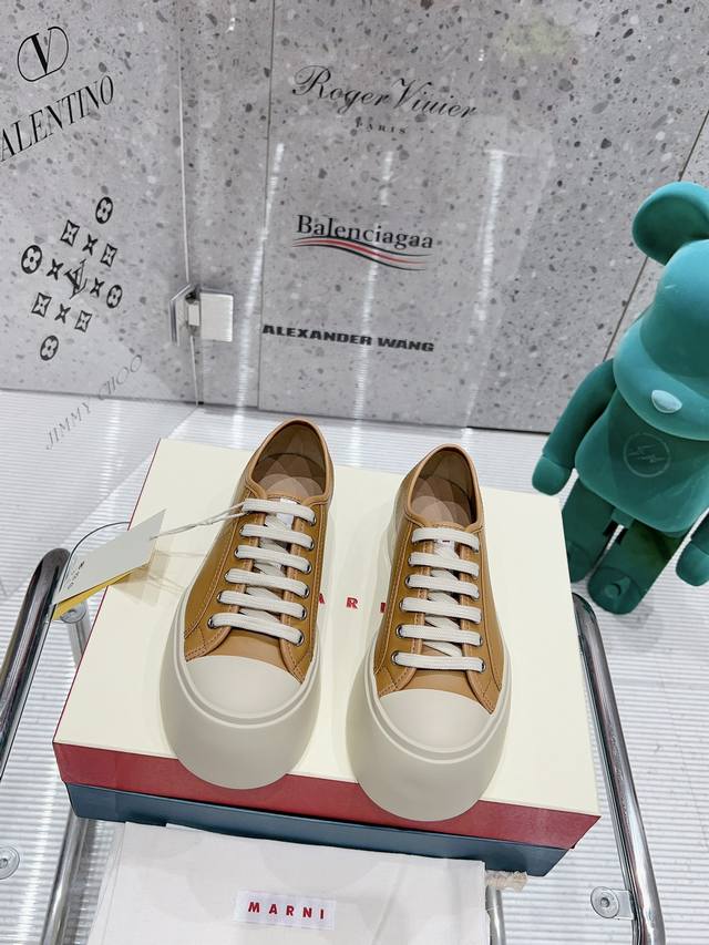 lace-up brown leather. Latest version.