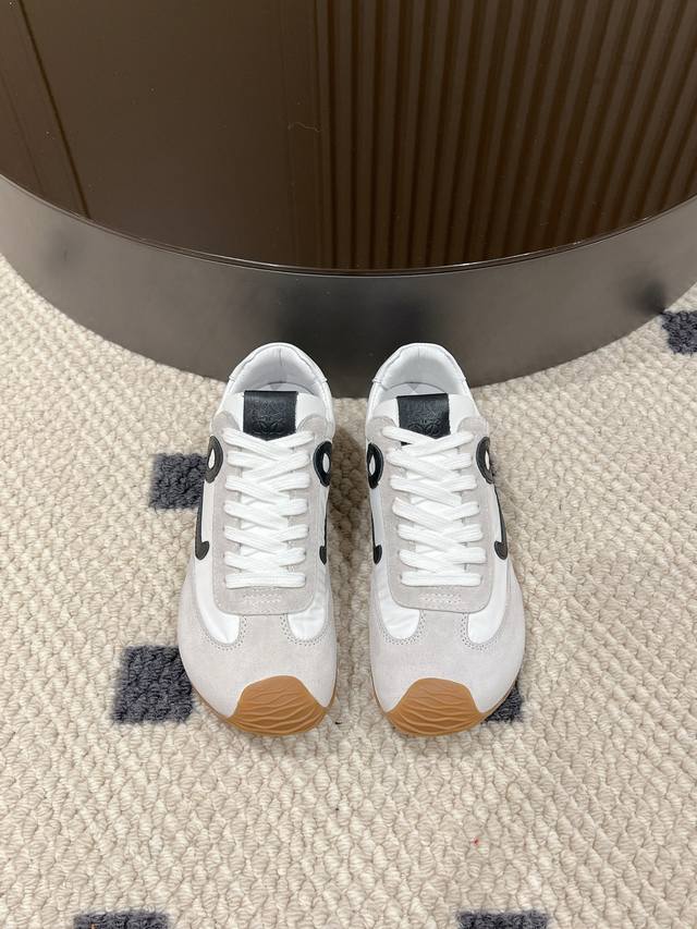 Original Loewe Ballet Runner 2.0! The asymmetrical toe cap is a Loewe signature!