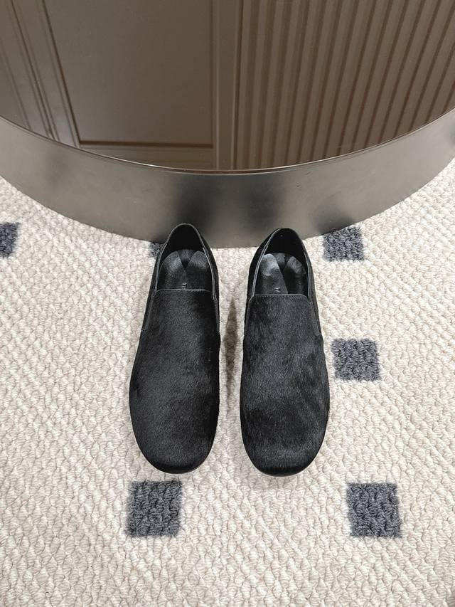 Horsehair Size 35-40 The Row loafers are solid color, simple and comfortable fl