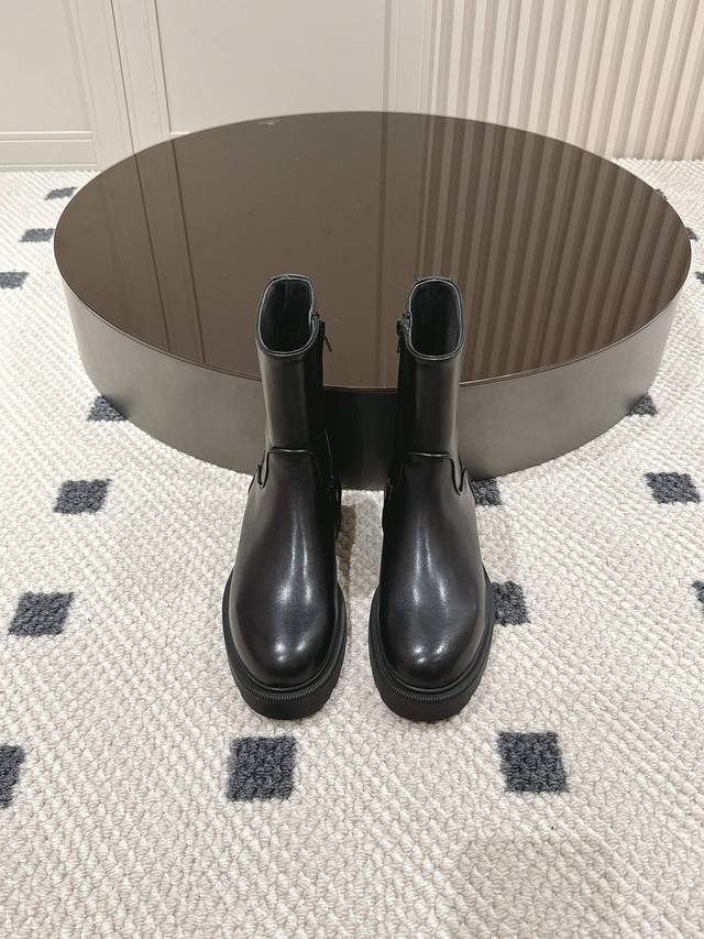 The Row 25Ss New Fall/Winter Ankle BootsThe Row never fails to create a sophisti