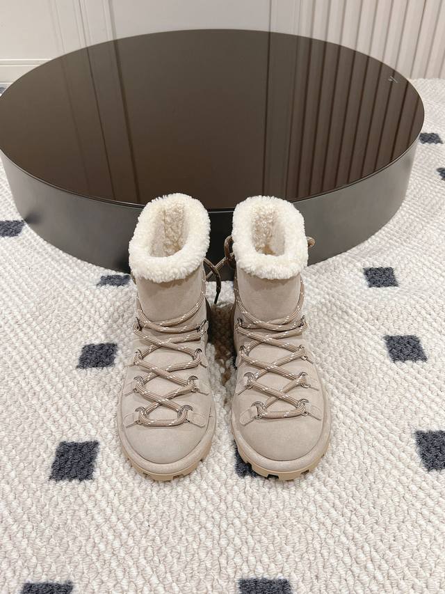 miu24's latest fall/winter wool snow boots don't disappoint. The all-wool lining