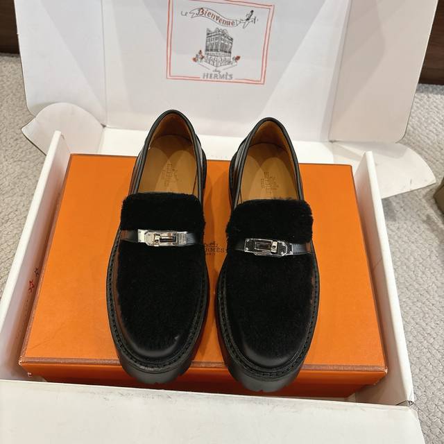 Factory price p Hermes Icone loafers are stylish and versatile, super comfortab