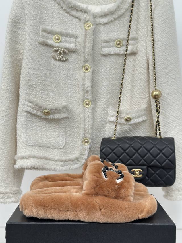 Factory Price: Chane* | Chanel Classic Double C Pearl Furry Slippers . These "