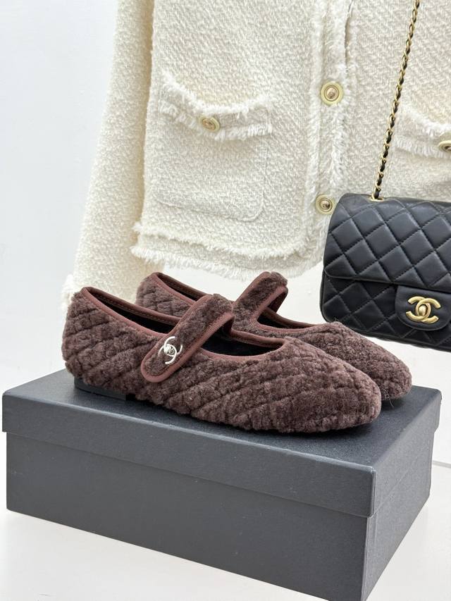 Factory Price: Chane* | Chanel's classic quilted satin buckle Mary Jane shoes.